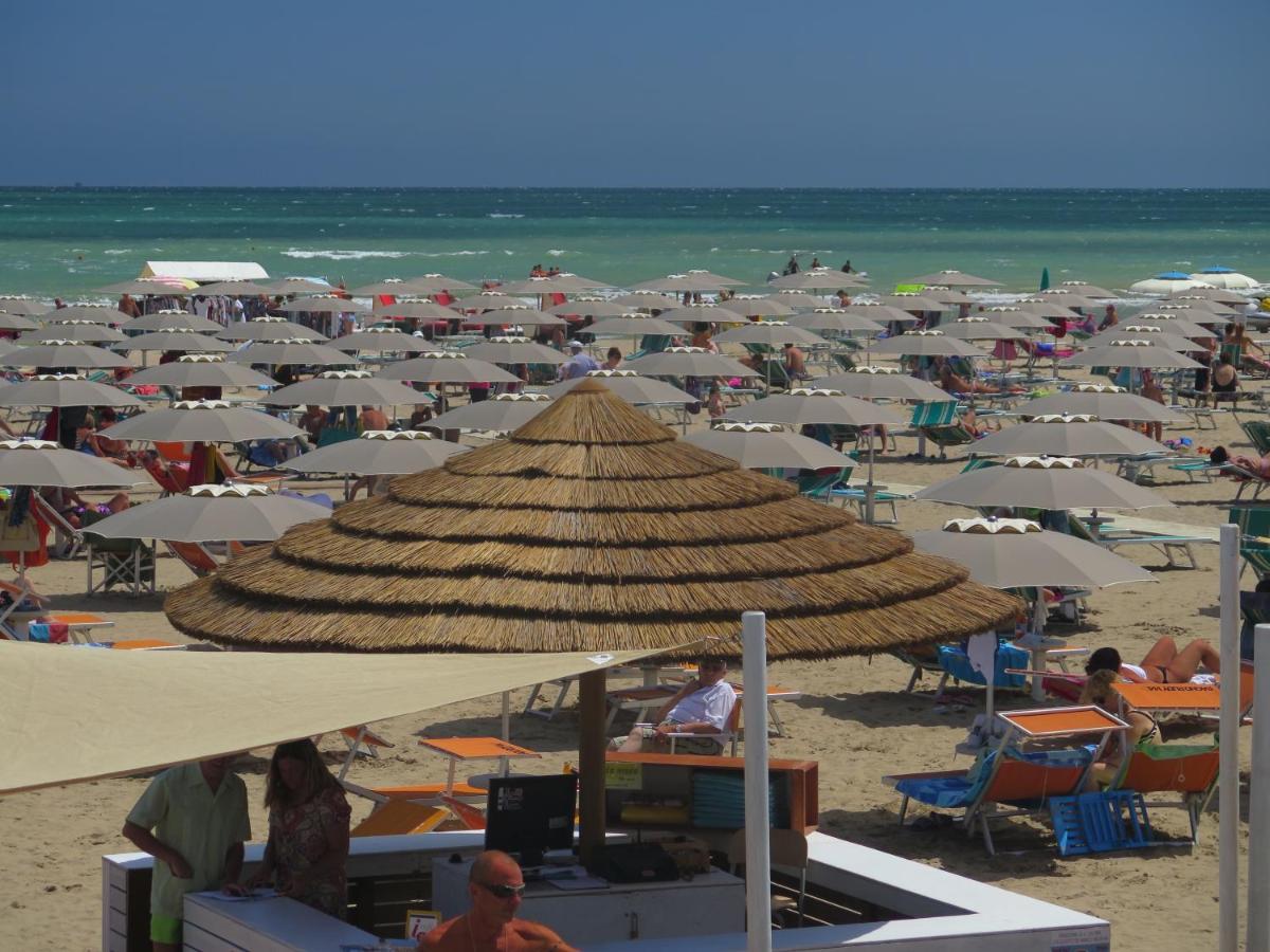 Hotel Giorg - Waterpark Included Ρίμινι Εξωτερικό φωτογραφία