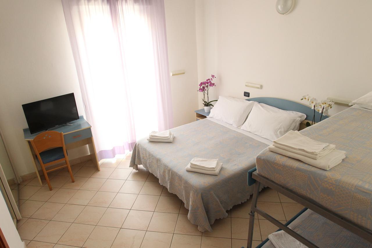Hotel Giorg - Waterpark Included Ρίμινι Εξωτερικό φωτογραφία