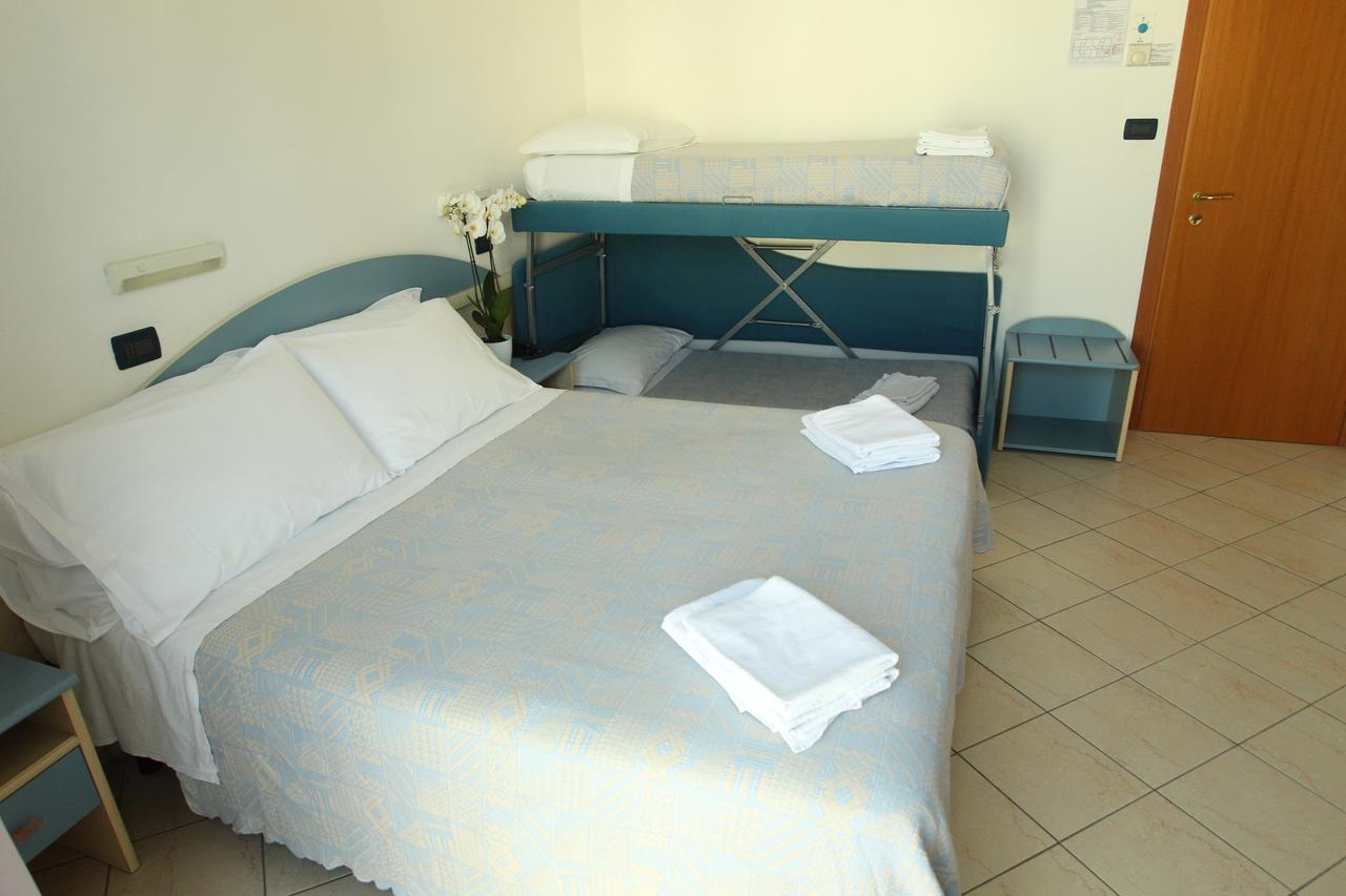 Hotel Giorg - Waterpark Included Ρίμινι Εξωτερικό φωτογραφία