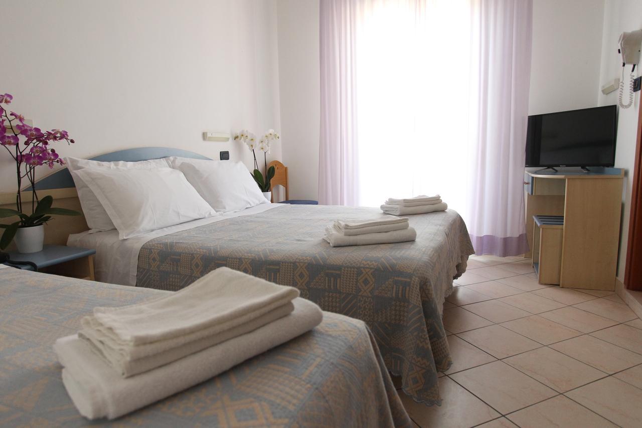 Hotel Giorg - Waterpark Included Ρίμινι Εξωτερικό φωτογραφία